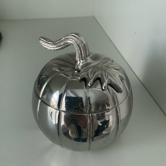Vintage Retired BATH & BODY WORKS Silver Metal Pumpkin Candle Containers Lid X 3 - Picture 7 of 16
